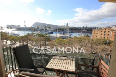 3 Bedroom Apartment with Sea View, Big Balcony and Elevator in Barceloneta