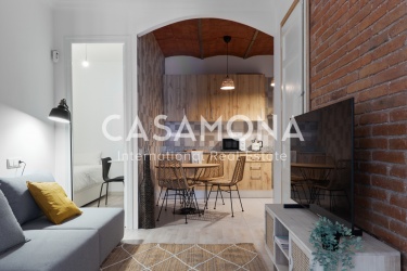 Fully Renovated 3-Bedroom Apartment in Poble Sec