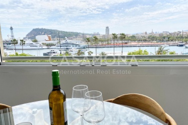 Modern Apartment in Barceloneta with Sea Views, Elevator and a Balcony