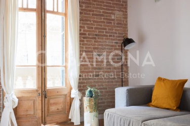 Bright and Airy 3 Bedroom Apartment in Poble Sec Close to Port