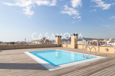 Bright and Spacious Apartment with Shared Rooftop Pool